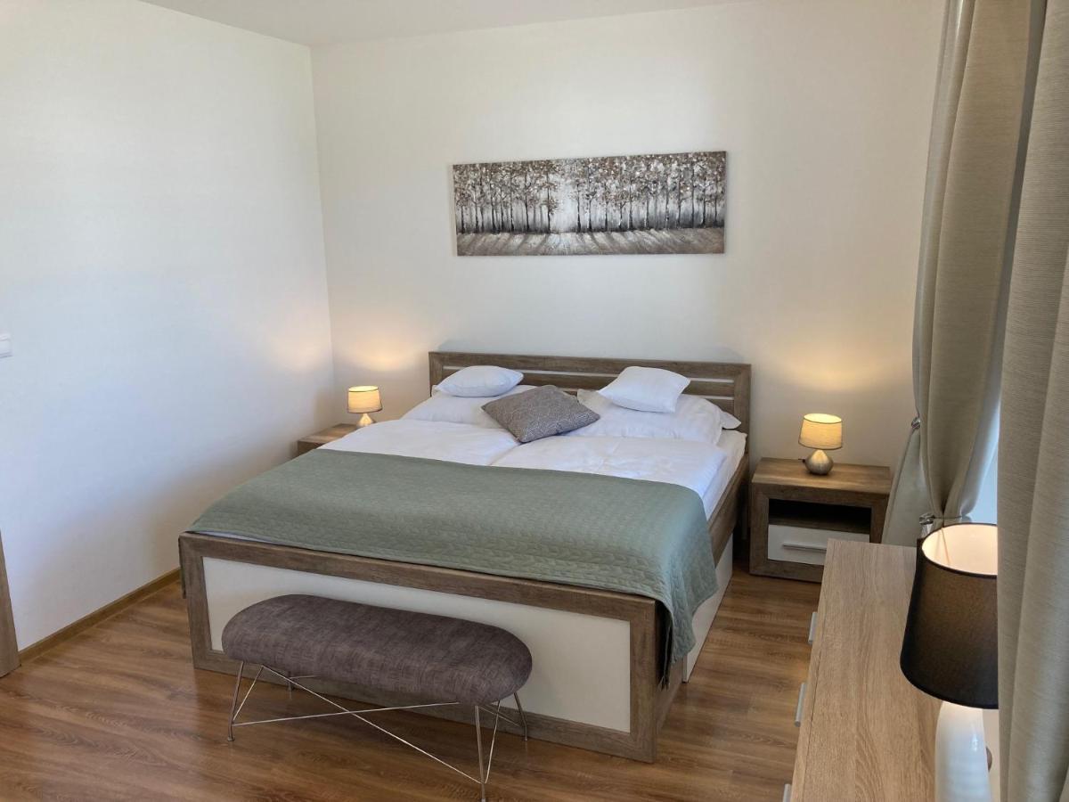 Apartmany Rubin Nesvady Εξωτερικό φωτογραφία